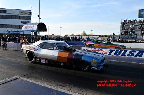 Jordan Ballew - 'Ballew Thunder' (near lane) vs 
Daniel Cottrell - 'Glass Chariot' (far lane)